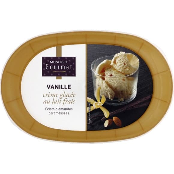 Crème glacée à la vanille et éclats d'amandes caramélisées
