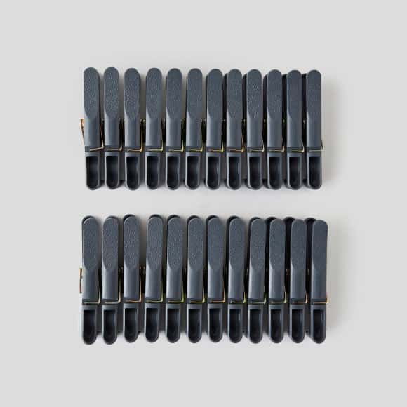 first-row-image de Lot de 24 pinces à linge en plastique