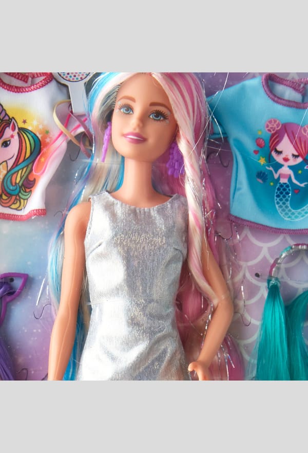 second-row-image de Barbie cheveux fantastiques