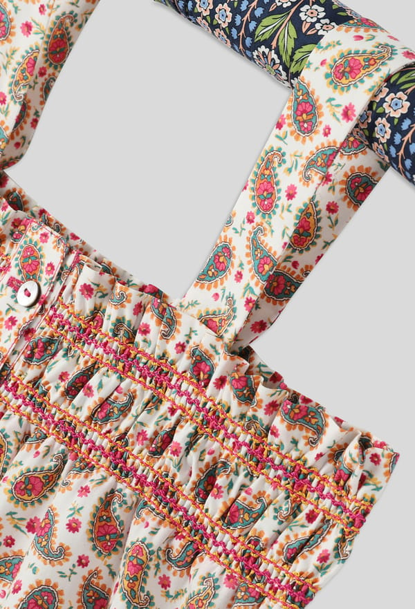 third-row-image de Top lana Made With Liberty Fabric