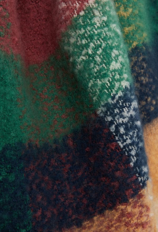 third-row-image de Echarpe à carreaux avec franges